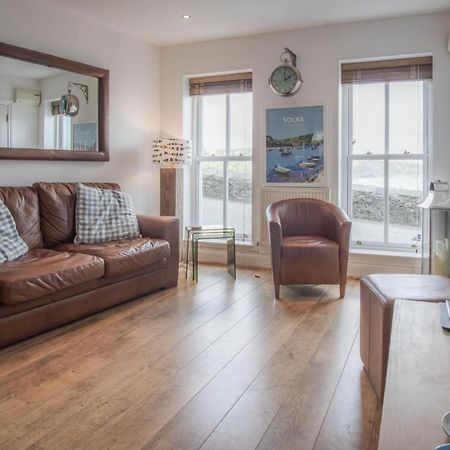 Goscar Court - 1 Bedroom Apartment - Tenby Exteriör bild