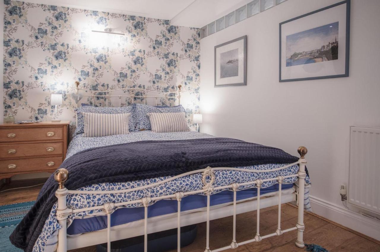 Goscar Court - 1 Bedroom Apartment - Tenby Exteriör bild