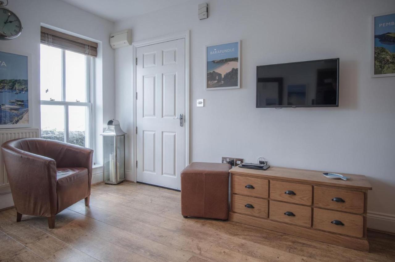 Goscar Court - 1 Bedroom Apartment - Tenby Exteriör bild