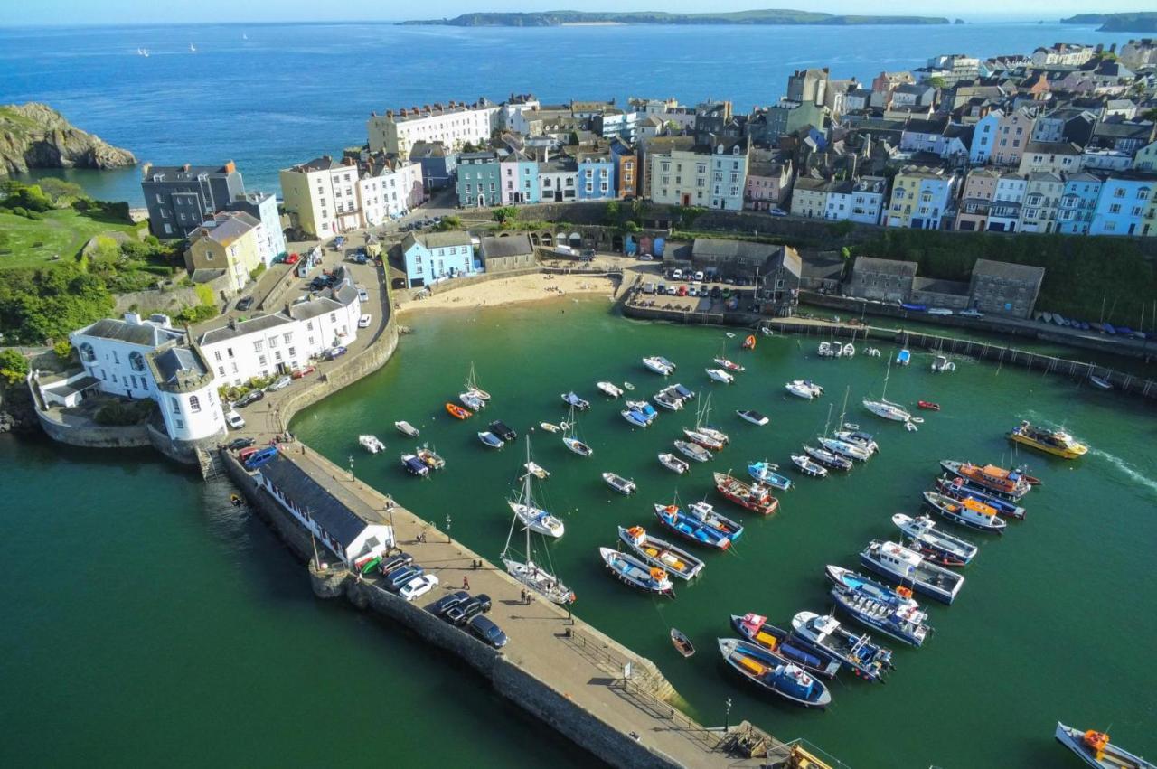 Goscar Court - 1 Bedroom Apartment - Tenby Exteriör bild