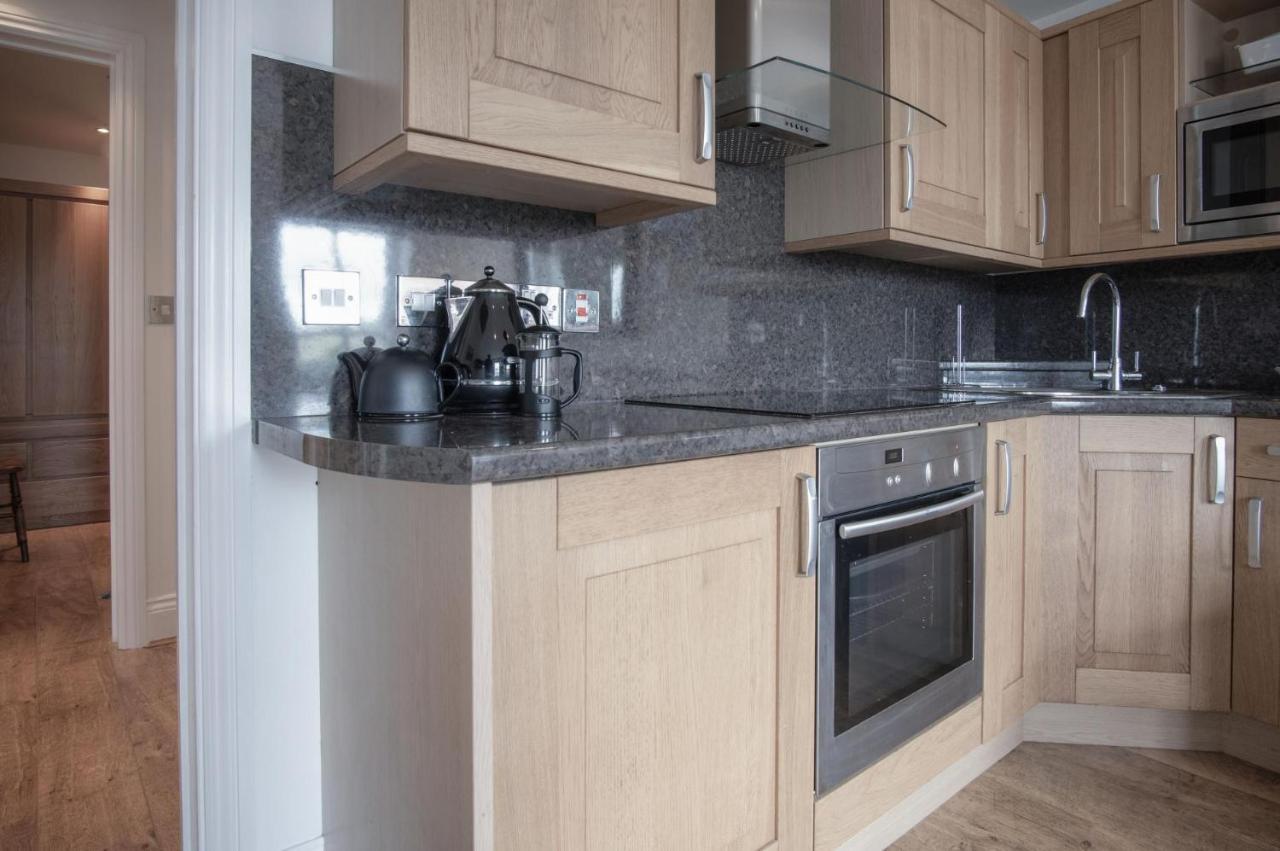 Goscar Court - 1 Bedroom Apartment - Tenby Exteriör bild