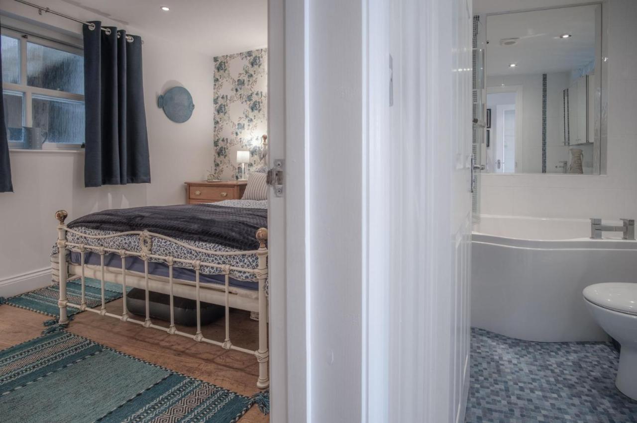 Goscar Court - 1 Bedroom Apartment - Tenby Exteriör bild